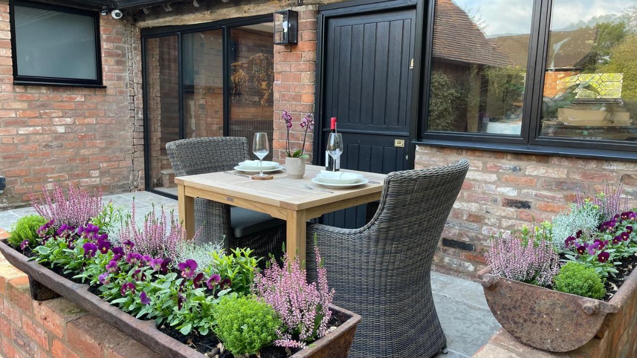 Elegant Peaceful Barn In Rural Village Setting Close To Stratford Upon Avon Kültér fotó